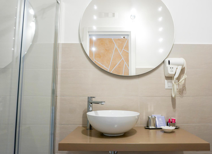 Bathroom 3, In Centro rooms, Salerno