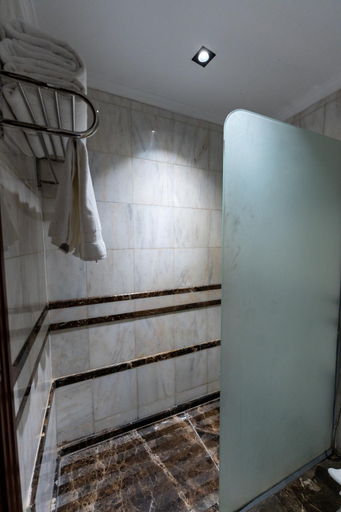 Bathroom 5, Al Hayat Golden Hotel, Al Madinah Al Munawwarah