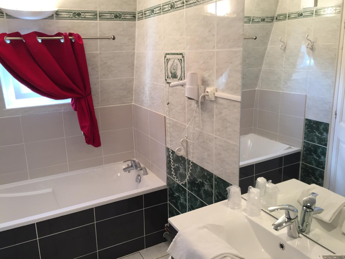 Bathroom 2, Hostellerie Normande, Calvados