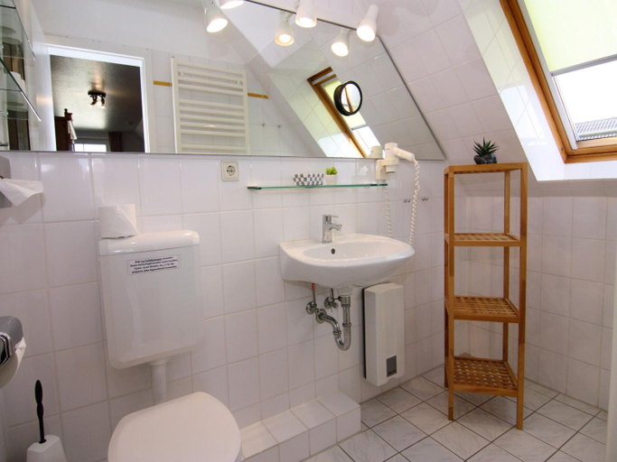 Bathroom 3, Appartementhaus Pinamar in Scharbeutz, Ostholstein