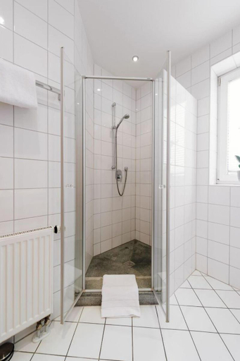Bathroom, Hotel Graf Lehndorff zur Messe, München