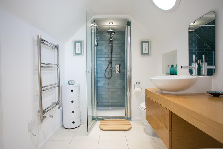 Bathroom, Sunshine - Beachfront home in Bracklesham Bay, West Sussex
