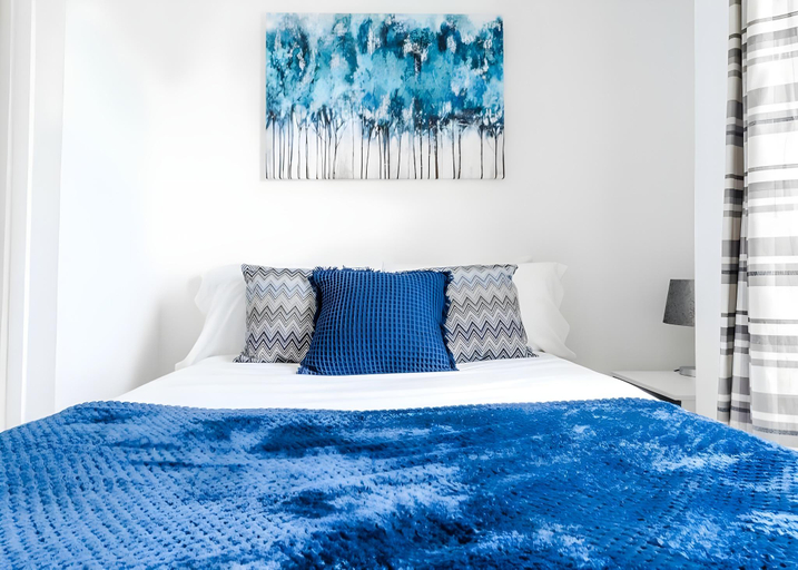 Bedroom 2, Longbridge Apartment Close to Gatwick, Surrey