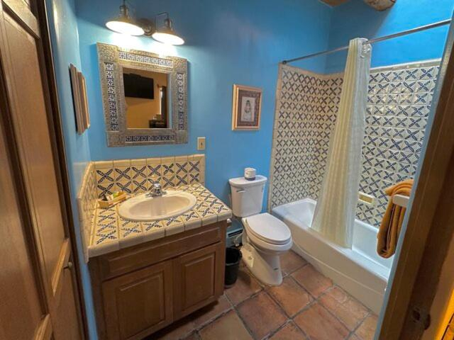 Bathroom 3, Casa Benavides Inn, Taos