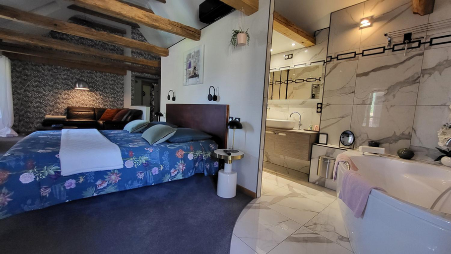 Bedroom 3, Le Mas ROLLAND -Chambres de charme -SPA sauna & jacuzzi - Label Qualite Tourisme Occitanie - Millau , Aveyron