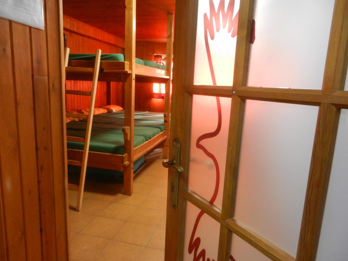 Bedroom 2, Albergue "El Aguila", Huesca