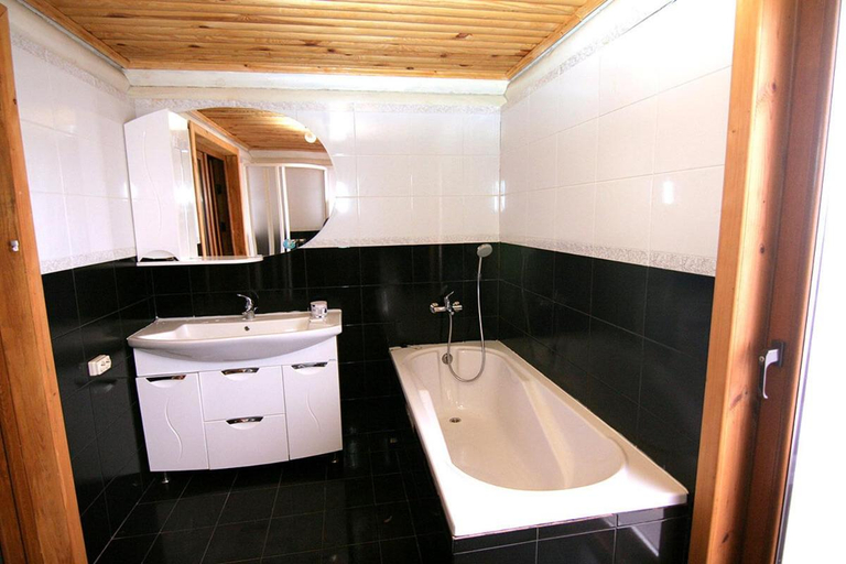 Bathroom 5, База відпочинку Бальзамінат, Bilhorod-Dnistrovs'kyi