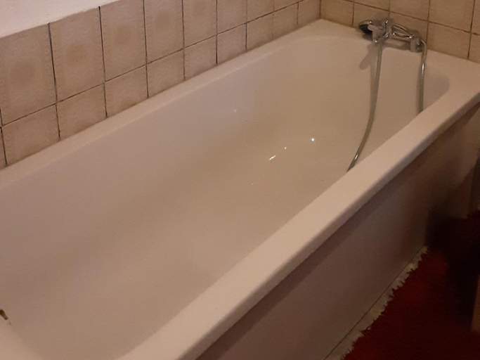 Bathroom 1, La Graule Farmhouse Self Contained Appartment, Lot-et-Garonne