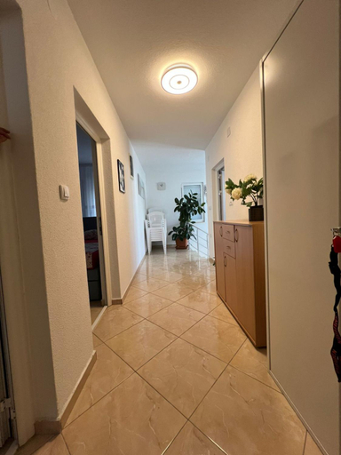 Others 4, Apartments Edona