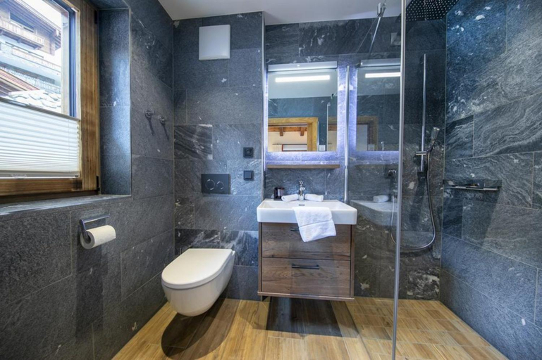 Bathroom 3, Alpine Chalet Retreat in Rossberg, Zell am See