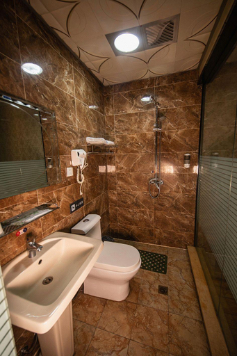 Bathroom 3, 7 Days Inn Harbin Railway Station South Square, Harbin