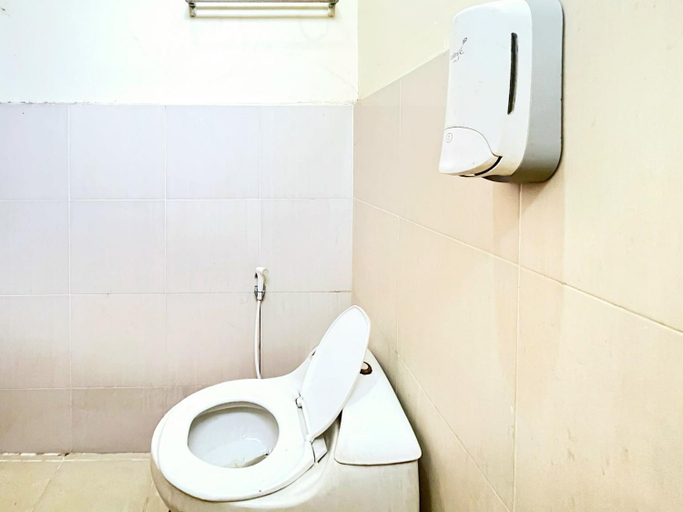 Bathroom 4, Hotel O Tampiarto, Probolinggo