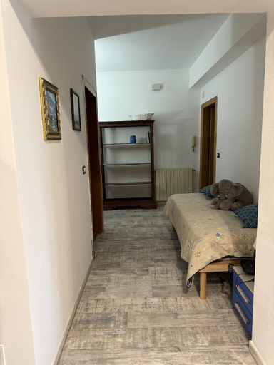 Bedroom 2, La casa tra gli ulivi di Fonte Nuova, Roma