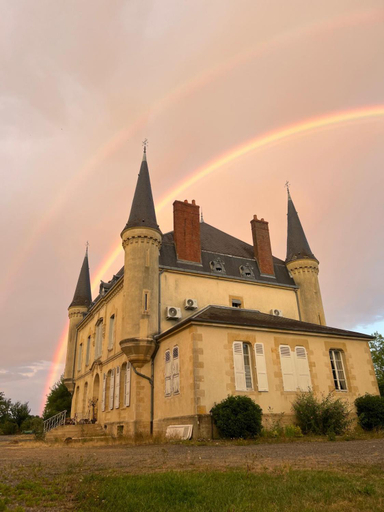 Others 5, Chateau Le Plessis, Nièvre