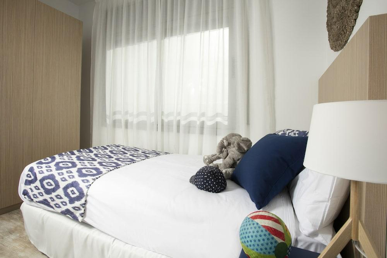 Bedroom 3, Pierre & Vacances Blanes Playa, Girona