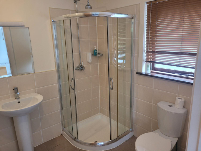 Bathroom 5, Woodlands Lodges Mulranny