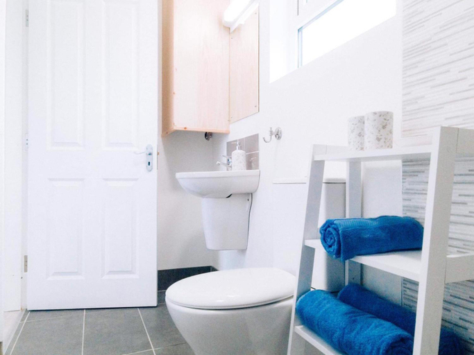 Bathroom 2, Lahinch Bay View - The Pod
