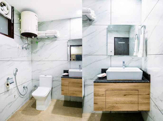 Bathroom 5, Hotel The Katra Avenue, Reasi