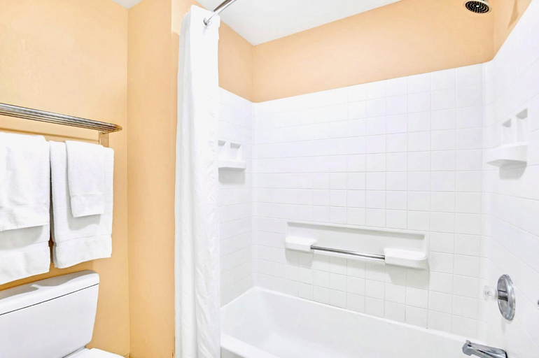 Others 3, Contemporary Apartment with Pool Hot Tub - Close to Universal Studios, Orange
