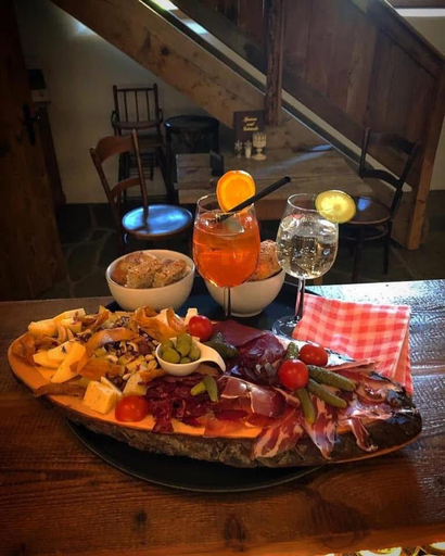 Food & Drinks 4, Chasa Jaro, Inn