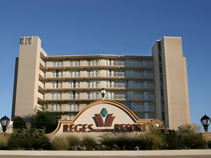 Exterior & Views 1, Reges Oceanfront Resort, Cape May