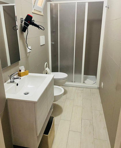 Bathroom 2, NICOLE LUXURY ROOMS, Latina