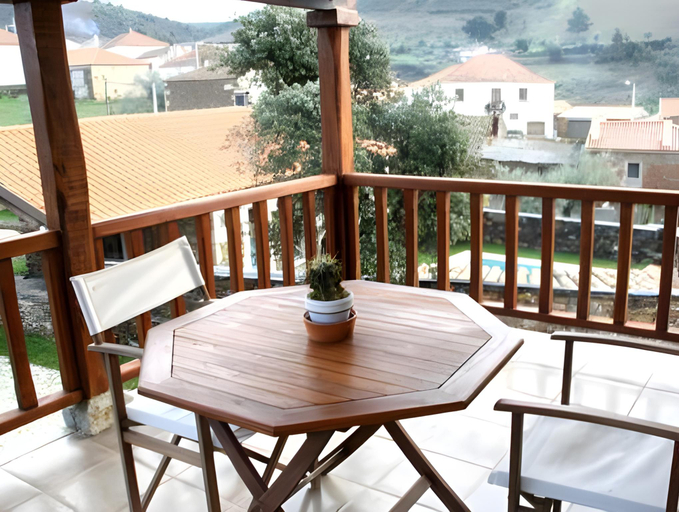 Others 3, Casa das Quintas, Mogadouro