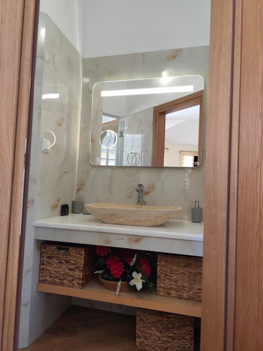 Bathroom 2, Vassiliki Studios, South Aegean
