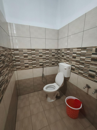 Bathroom 5, HAPPINESS CLIFF WAY homestay, Thiruvananthapuram