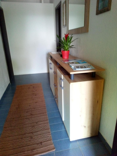 Others 3, Room Nena, Senj