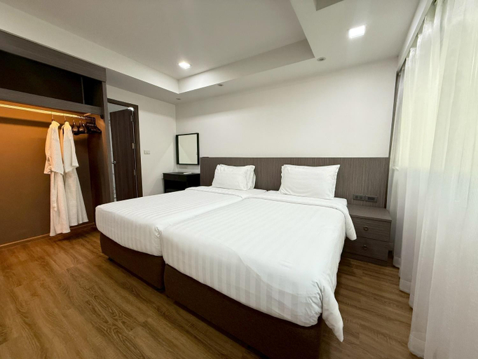 Bedroom 2, Civic Park Hotel, Wattana