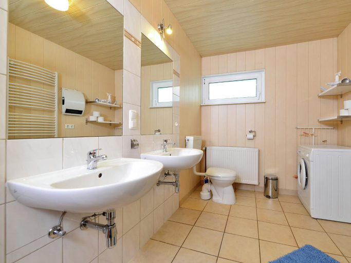 Bathroom 3, Wohnung in Heringhausen mit eigener Terrasse, Waldeck-Frankenberg