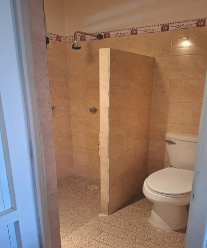 Bathroom 5, Capital O Hotel Rolovi Cancún, Isla Mujeres