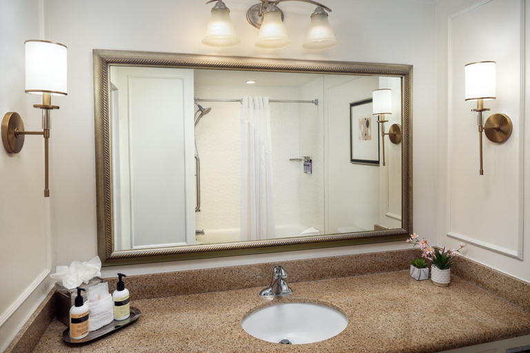 Bathroom 4, The Inn at Long Beach, Harrison