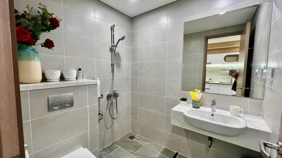 Bathroom 4, Vinhomes Grand Park Apartment, District 9