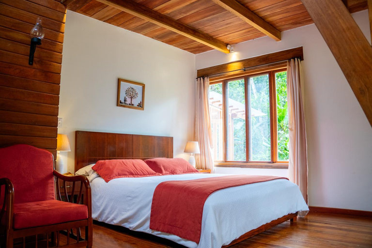Bedroom 2, Sacha Urco Lodge -Private Cloud Forest Reserve in Mindo- Lugar remoto- 4x4 recommended, San Miguel de los Bancos
