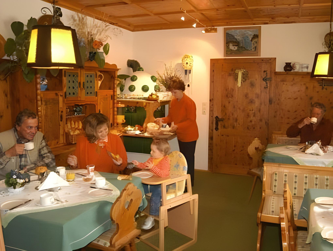 Food & Drinks 3, schaus Luftenegger - Apart-Zirbenpension, Tamsweg