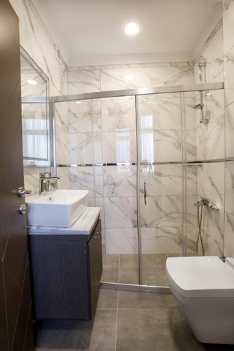 Bathroom 5, La Vie Suits, Avcılar