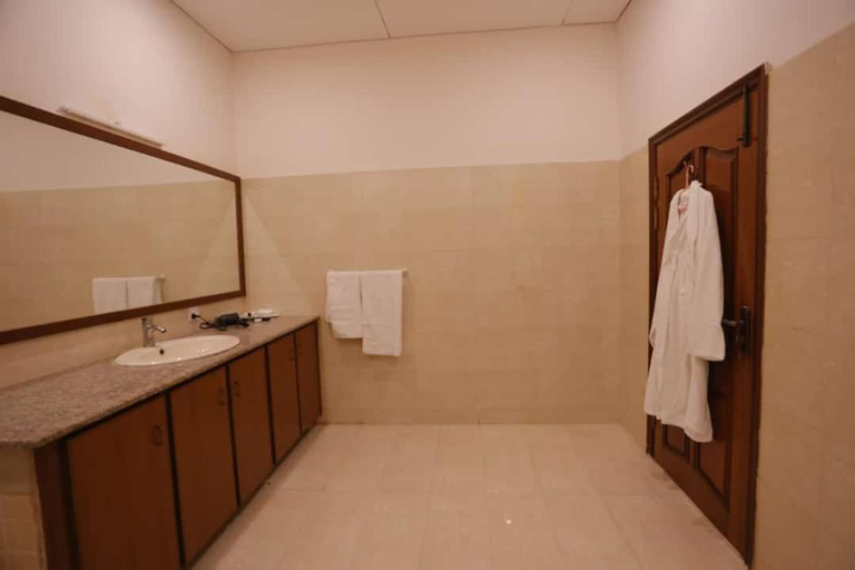 Bathroom 3, The Elet Signature Boutique Hotel, Karachi
