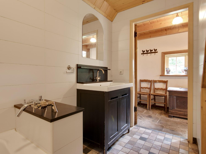 Bathroom 4, Villa in Vilamoura with Pool near Beach, Enschede
