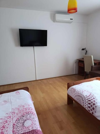 Others 5, Sobe Ivancica, Našice