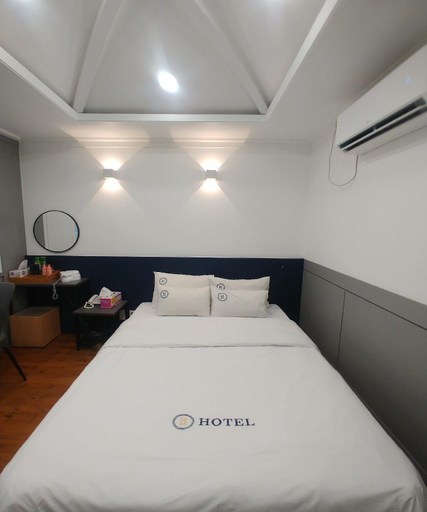 Bedroom 4, Yeoju Hightel, Yeoju
