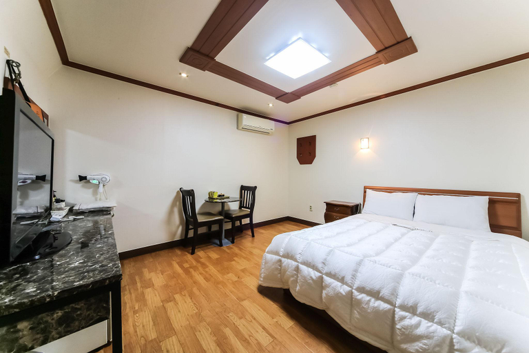 Bedroom 2, Geojedo Gohyeon Manhattan, Geoje