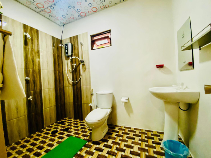 Bathroom 3, Priyavimana resort, Palugaswewa