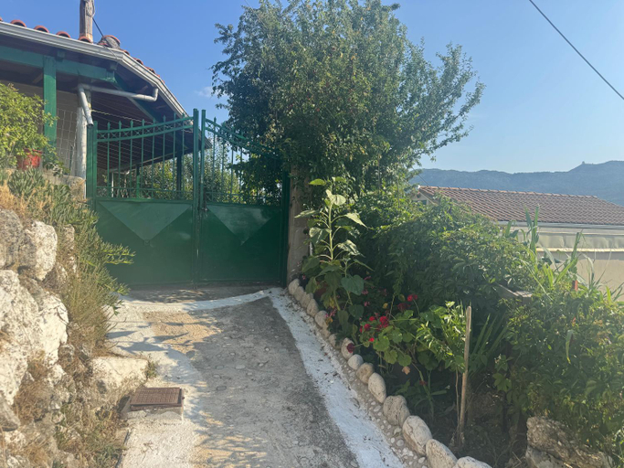 Others 3, Basil & Breeze, Ionian Islands