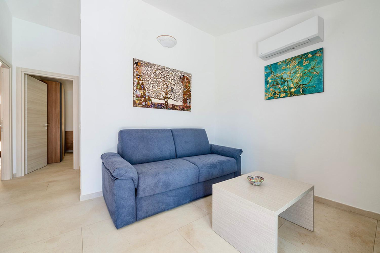 Facilities 2, Elegant Villa with Private Pool in San Teodoro, Nuoro
