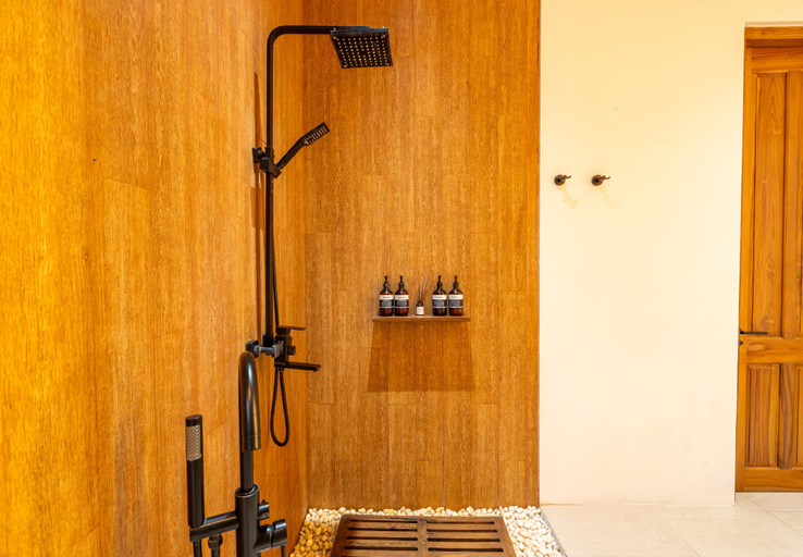Bathroom 4, Alpha Villa by Betterplace, Gianyar