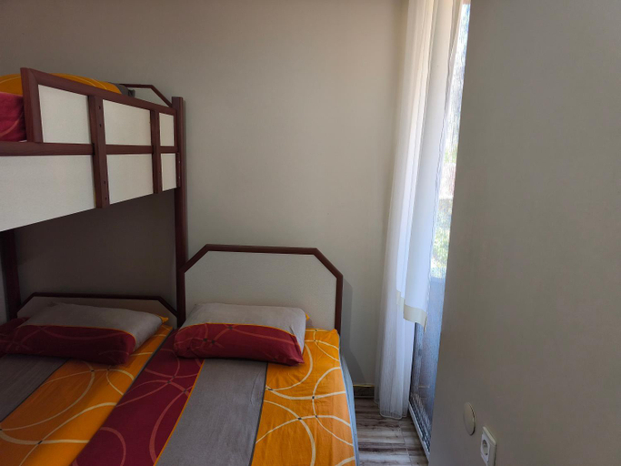 Bedroom 2, Saglık Apart Pansiyon, Erdek