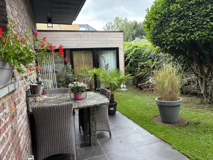 4, Efes home, Oost-Vlaanderen