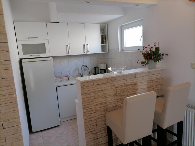 Others 3, Libertas apartmani, Rogoznica